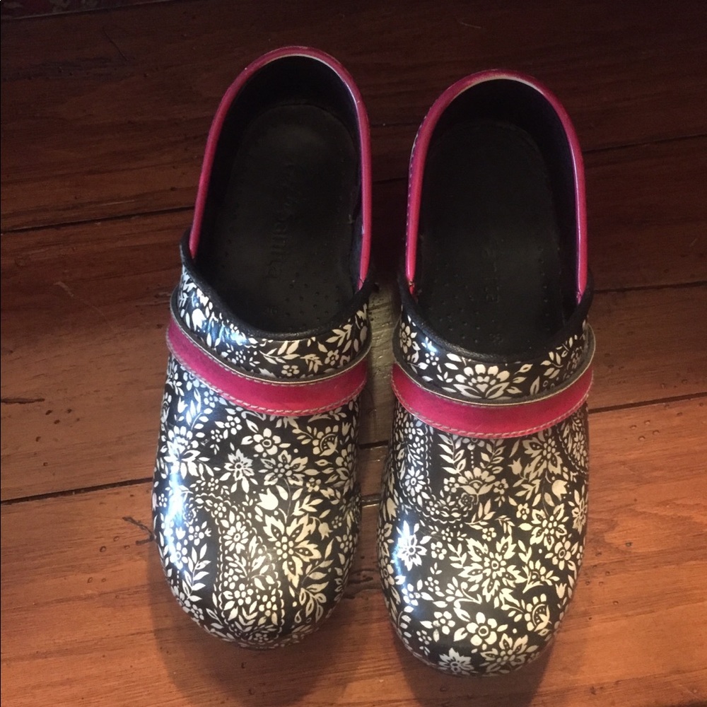 Sanita Clogs